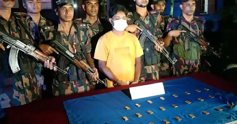 স্বর্ণের বারসহ আটক ১